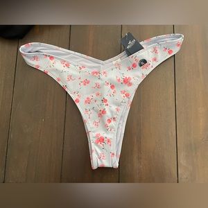 BNWT high waisted cheeky Hollister swim bottoms